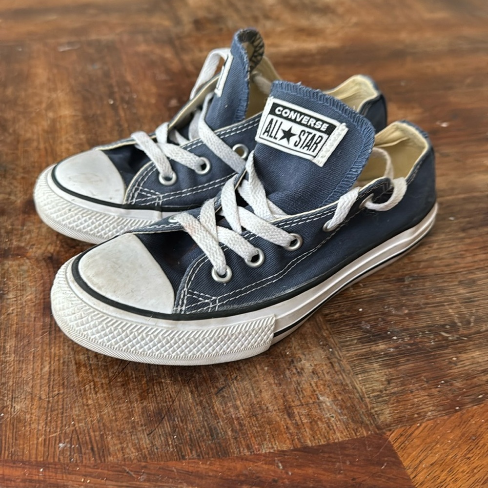 Kids converse all stars size 1